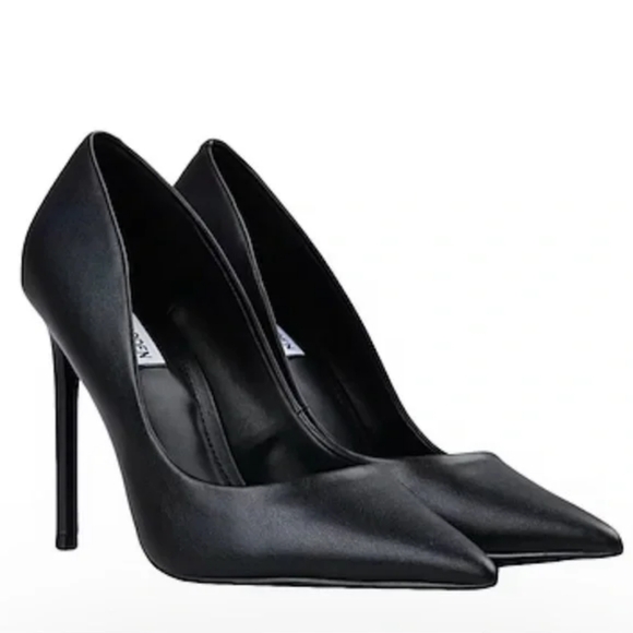Steve Madden "DAISIE" Black Leather Pumps - Picture 1 of 7